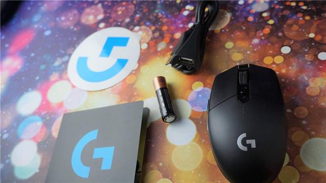 噱头还是实用？无线鼠标罗技G304上手体验：手感有点东西！