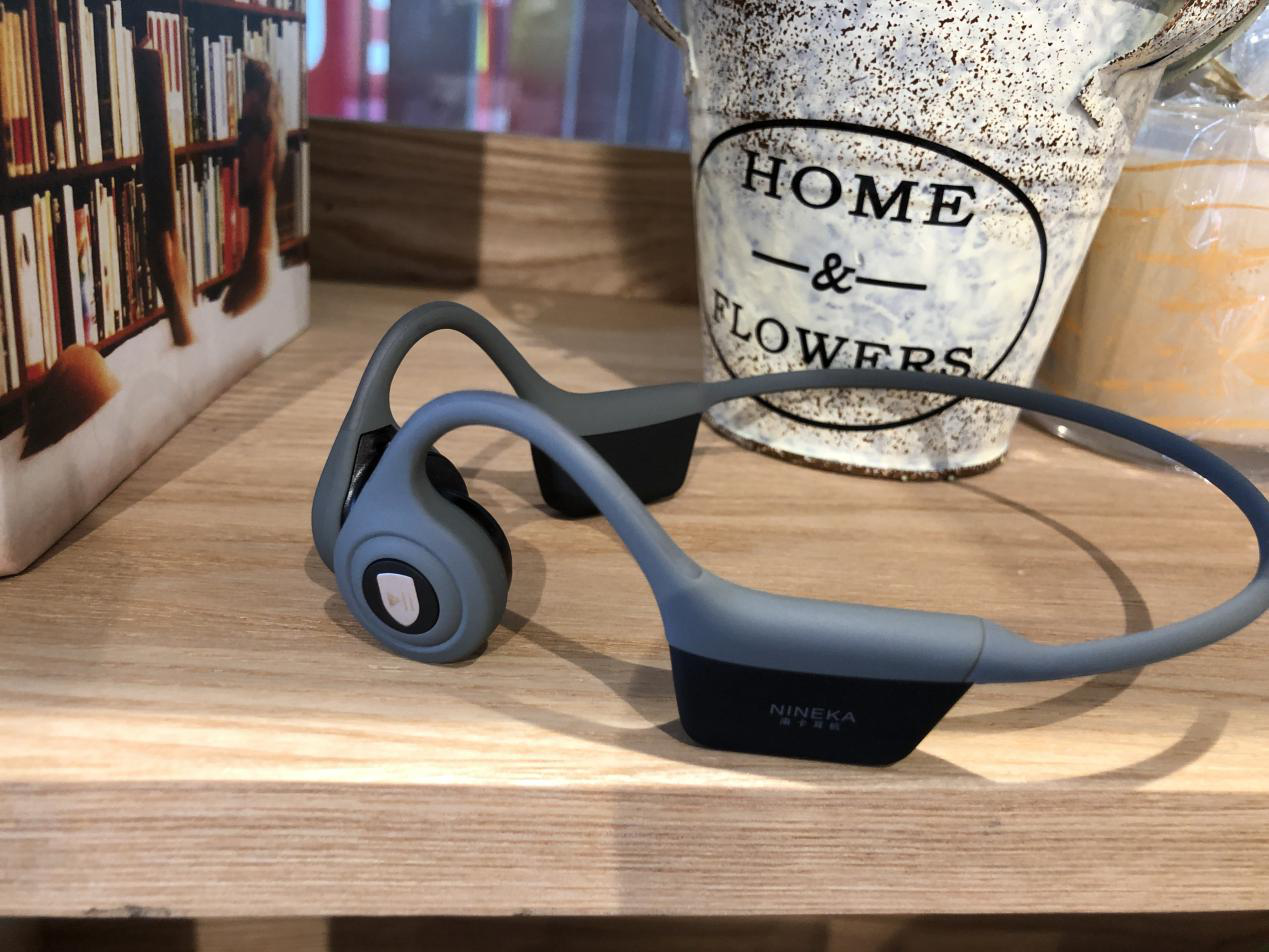 都市夜跑专用蓝牙耳机,安全舒适的运动蓝牙耳机 都市夜跑专用蓝牙耳机,安全舒适的运动蓝牙耳机