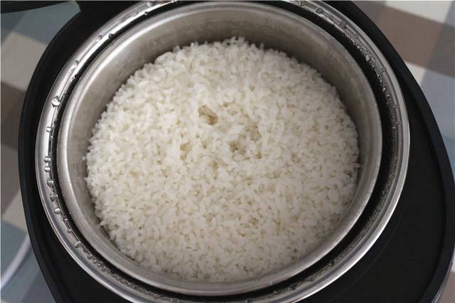 饭汤分离,吃出健康!臻米脱糖养生煲X1助力健康生活! 饭汤分离,吃出健康!臻米脱糖养生煲X1助力健康生活!