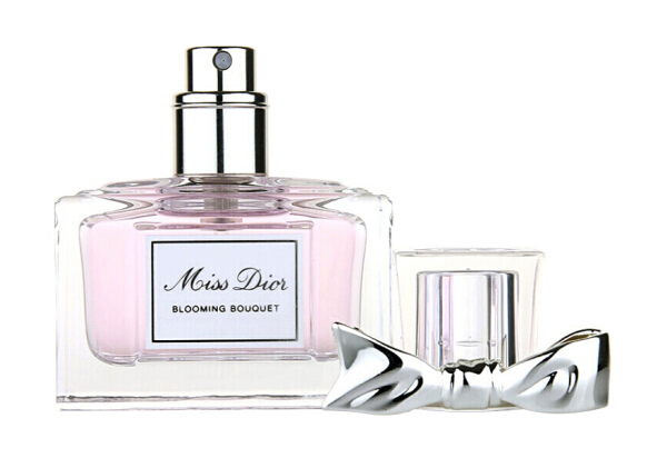 香水知识百科:香水怎么用才正确 香水知识百科:香水怎么用才正确