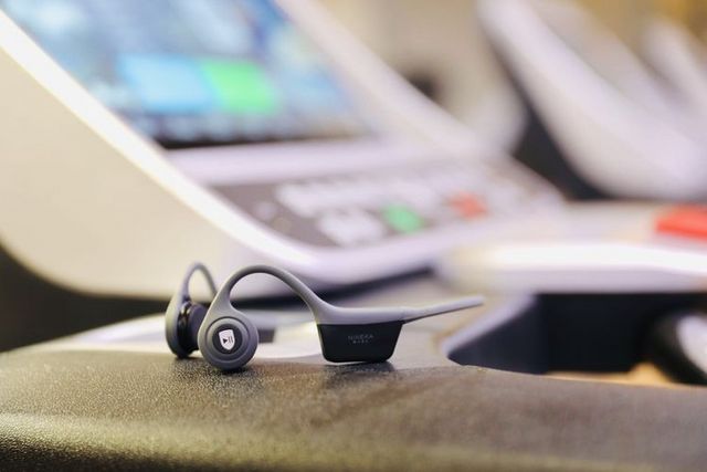 南卡骨传导耳机测评 ——《随风奔跑的伊一》 南卡骨传导耳机测评 ——《随风奔跑的伊一》