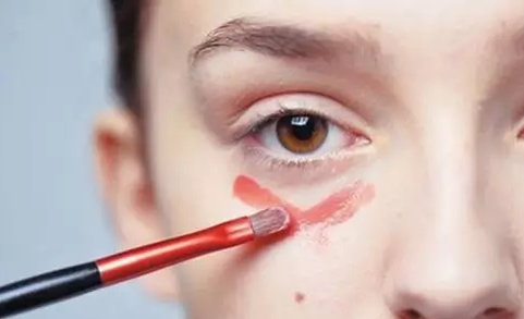 遮瑕膏想要用的好 这些小技巧少不了 遮瑕膏想要用的好 这些小技巧少不了