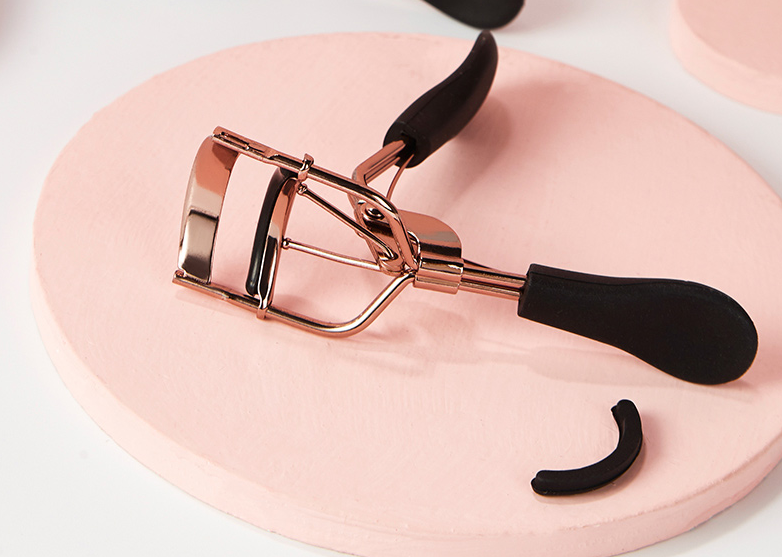 睫毛夹如何选购 怎么用以及该怎么保养 睫毛夹如何选购 怎么用以及该怎么保养