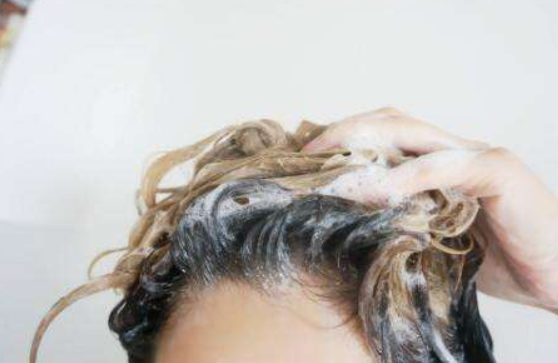 秀发干枯毛躁?这些发膜小知识分享给你 秀发干枯毛躁?这些发膜小知识分享给你