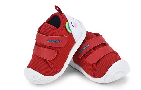 婴儿鞋选购指南 如何选一双好的婴儿鞋 婴儿鞋选购指南 如何选一双好的婴儿鞋