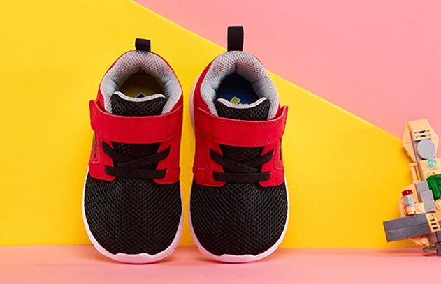 婴儿鞋选购指南 如何选一双好的婴儿鞋 婴儿鞋选购指南 如何选一双好的婴儿鞋