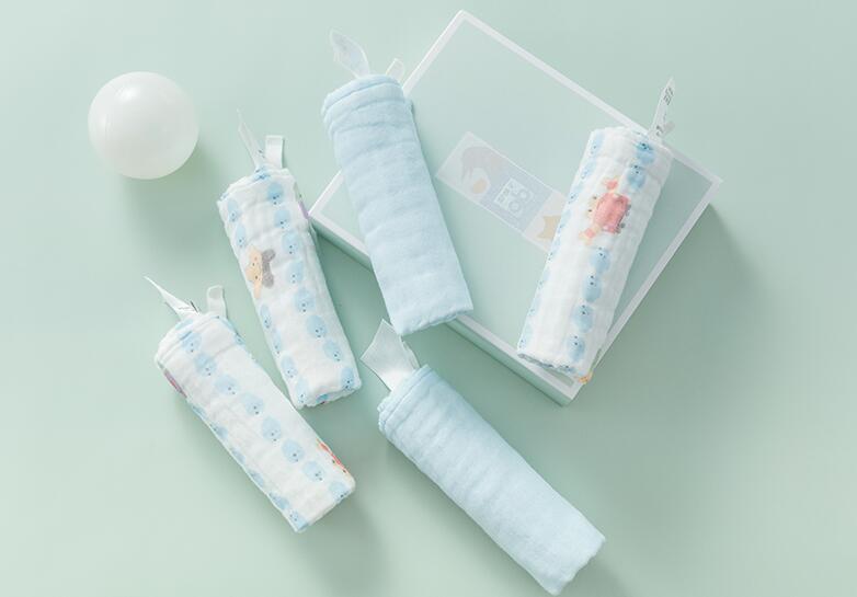 如何给宝宝选择口水巾 这些细节因素很重要 如何给宝宝选择口水巾 这些细节因素很重要