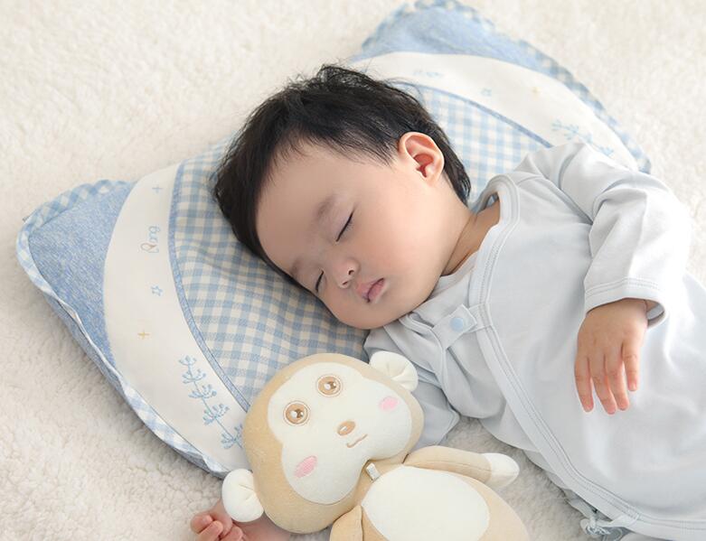 婴儿用什么枕头好 婴儿枕选购注意须知