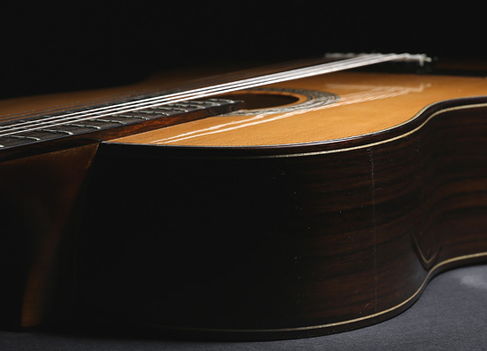 古典吉他怎么挑选古典吉他和民谣吉他有哪些区别 百强网 古典吉他怎么挑选古典吉他和民谣吉他有哪些区别 百强网