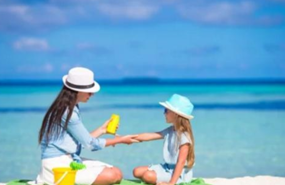 婴儿防晒霜怎么选?教你正确使用婴儿防晒霜 婴儿防晒霜怎么选?教你正确使用婴儿防晒霜