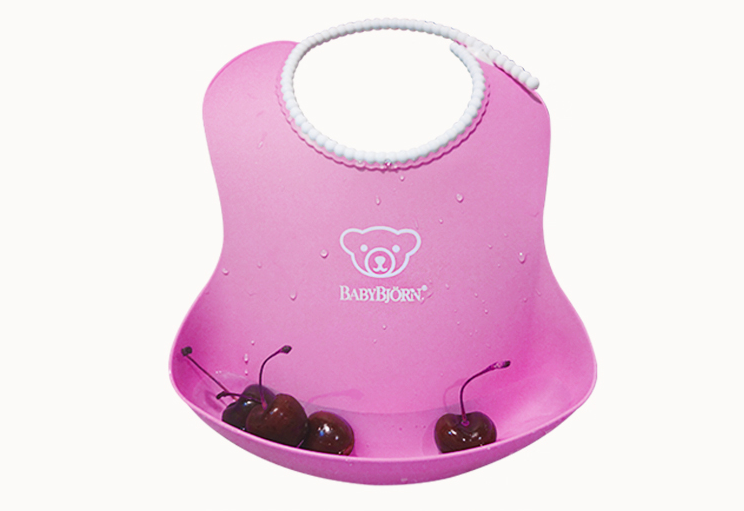 婴儿围兜的选购原则和注意事项 婴儿围兜的选购原则和注意事项