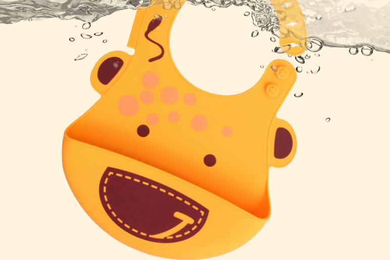 婴儿围兜的选购原则和注意事项 婴儿围兜的选购原则和注意事项