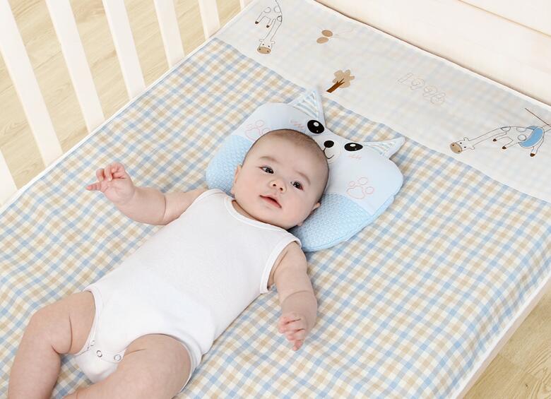 婴儿凉席什么材质好 怎么正确的给宝宝选择和使用凉席