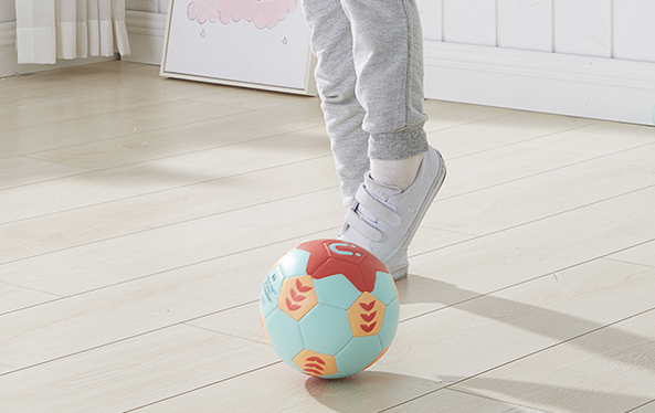 宝妈应该知道的小知识—宝宝玩皮球的好处 宝妈应该知道的小知识—宝宝玩皮球的好处