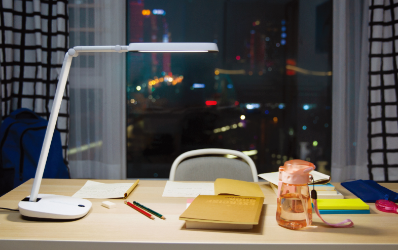 如何选择一款适合自己台灯 看了这篇文章你就知道 如何选择一款适合自己台灯 看了这篇文章你就知道