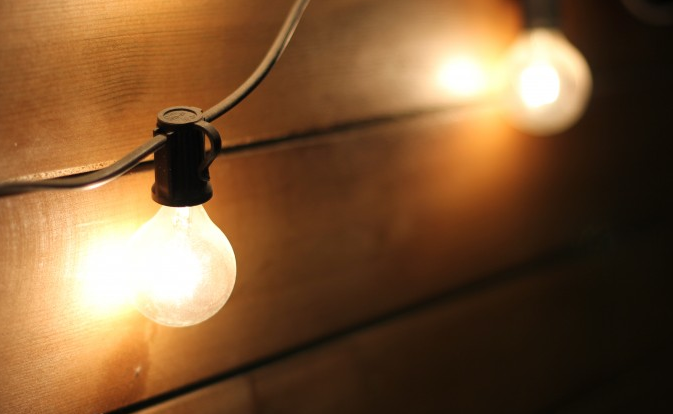 灯泡知识百科:灯泡有哪些种类 灯泡如何安装、保养以及怎么换 灯泡知识百科:灯泡有哪些种类 灯泡如何安装、保养以及怎么换