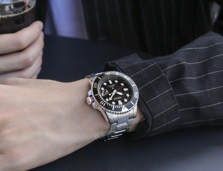 潜水表有什么功能 潜水表如何使用 潜水表有什么功能 潜水表如何使用