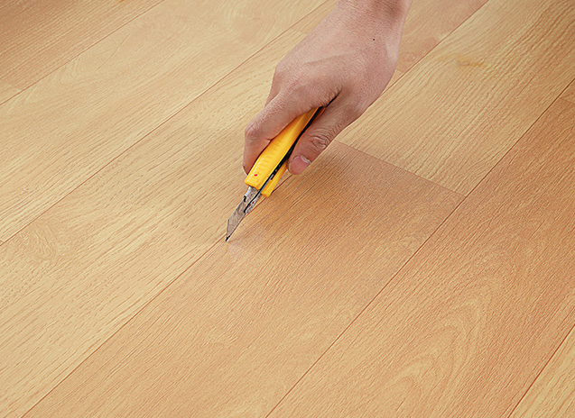 地板革如何选择 地板革养护有哪些注意事项 地板革如何选择 地板革养护有哪些注意事项