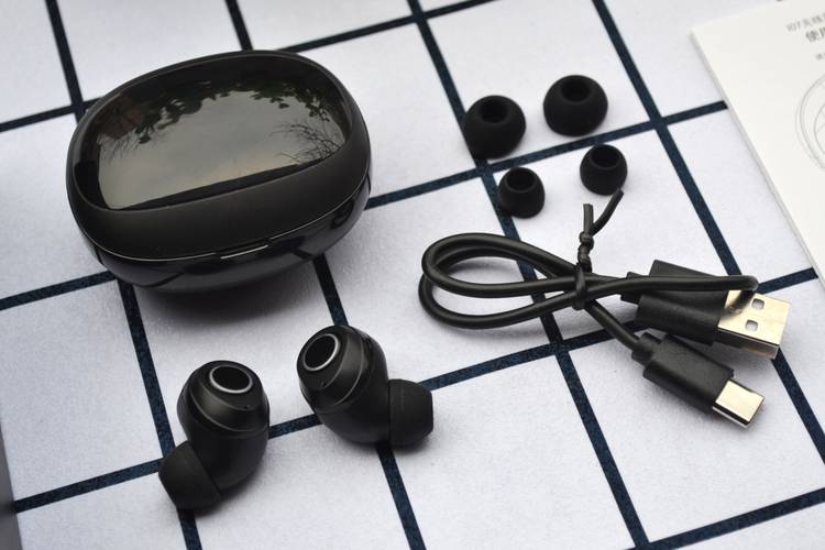 平民优选挚爱之声——西圣真无线蓝牙耳机 平民优选挚爱之声——西圣真无线蓝牙耳机