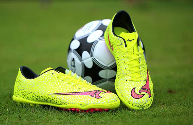足球鞋选购指南:足球鞋什么材质的好 足球鞋选购指南:足球鞋什么材质的好