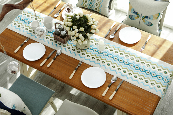 桌旗搭配技巧分享 轻松提高居家格调 桌旗搭配技巧分享 轻松提高居家格调