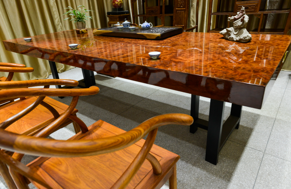 实木大板桌有什么优点 实木大板桌选购攻略 实木大板桌有什么优点 实木大板桌选购攻略