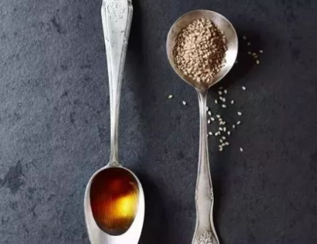 芝麻油有这些作用?家里有芝麻油的赶紧看看 芝麻油有这些作用?家里有芝麻油的赶紧看看