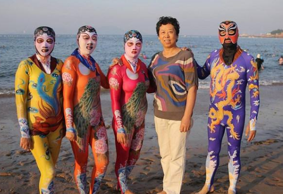 脸基尼是如何从普通的商品成为“网红”的 脸基尼是如何从普通的商品成为“网红”的