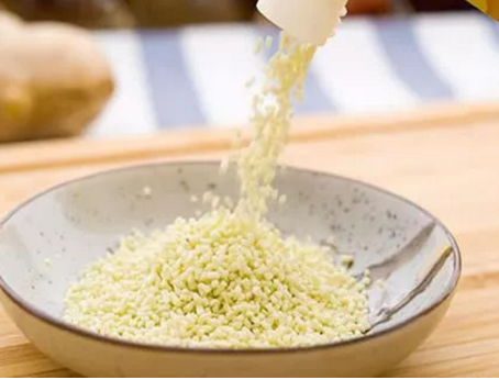 鸡精吃多了会怎么样 使用鸡精要注意什么 鸡精吃多了会怎么样 使用鸡精要注意什么