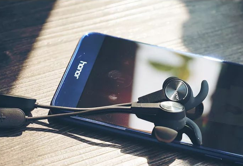 这几款征服学生党的蓝牙耳机,成为校园运动神器 这几款征服学生党的蓝牙耳机,成为校园运动神器