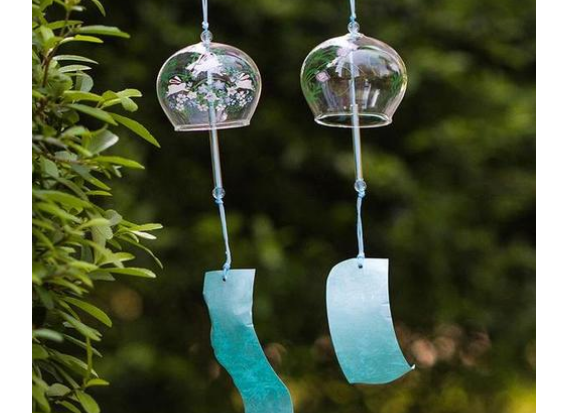 家里悬挂风铃有什么好处?风铃应悬挂在什么位置 家里悬挂风铃有什么好处?风铃应悬挂在什么位置