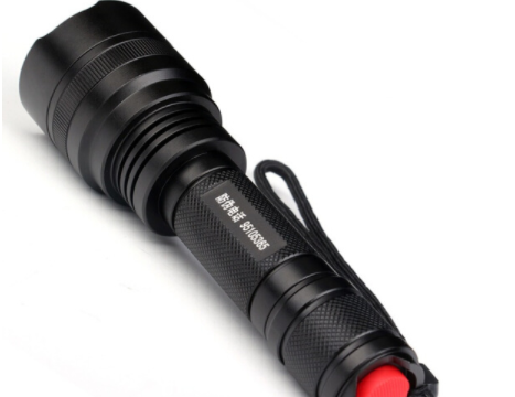 手电筒如何选购 手电筒使用注意事项 手电筒如何选购 手电筒使用注意事项