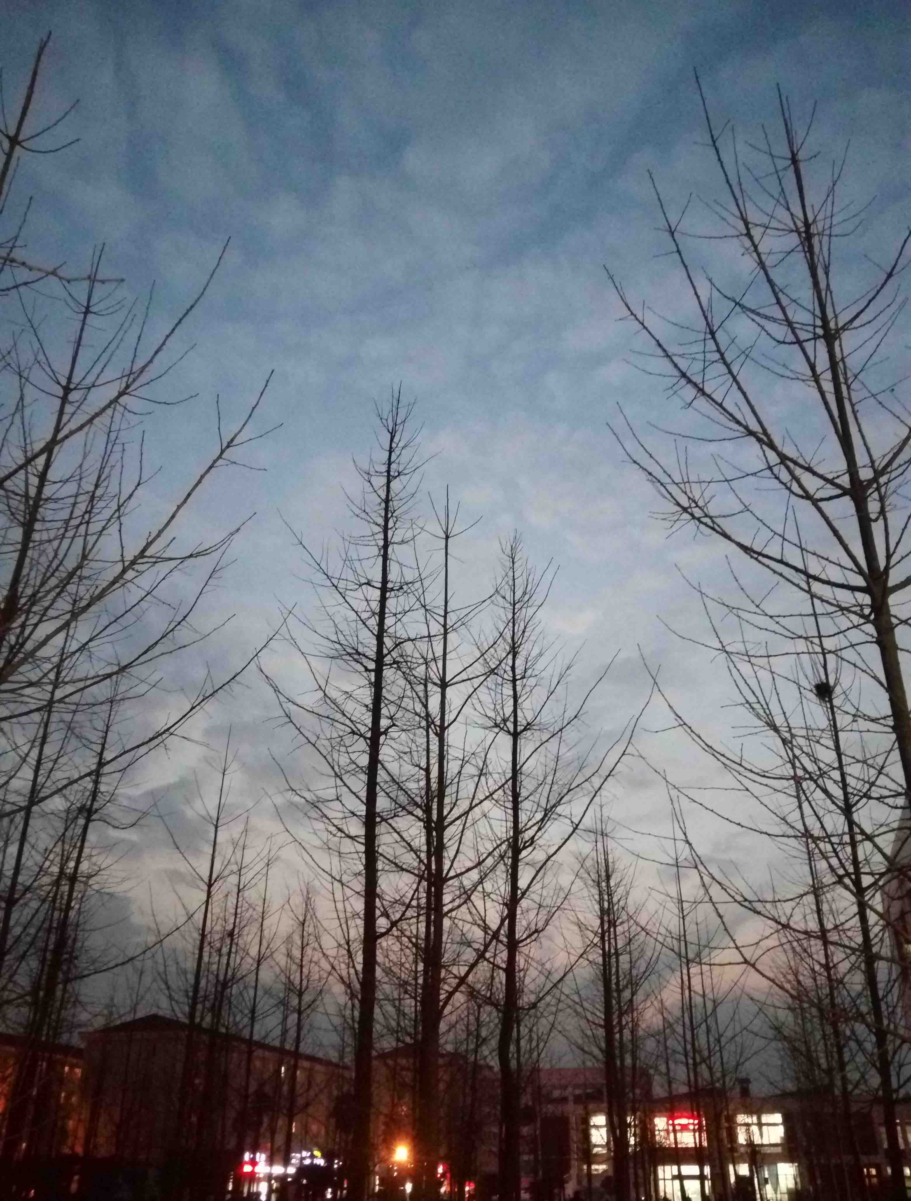 必打卡体验的天空，抬头看看会有不一样的风景