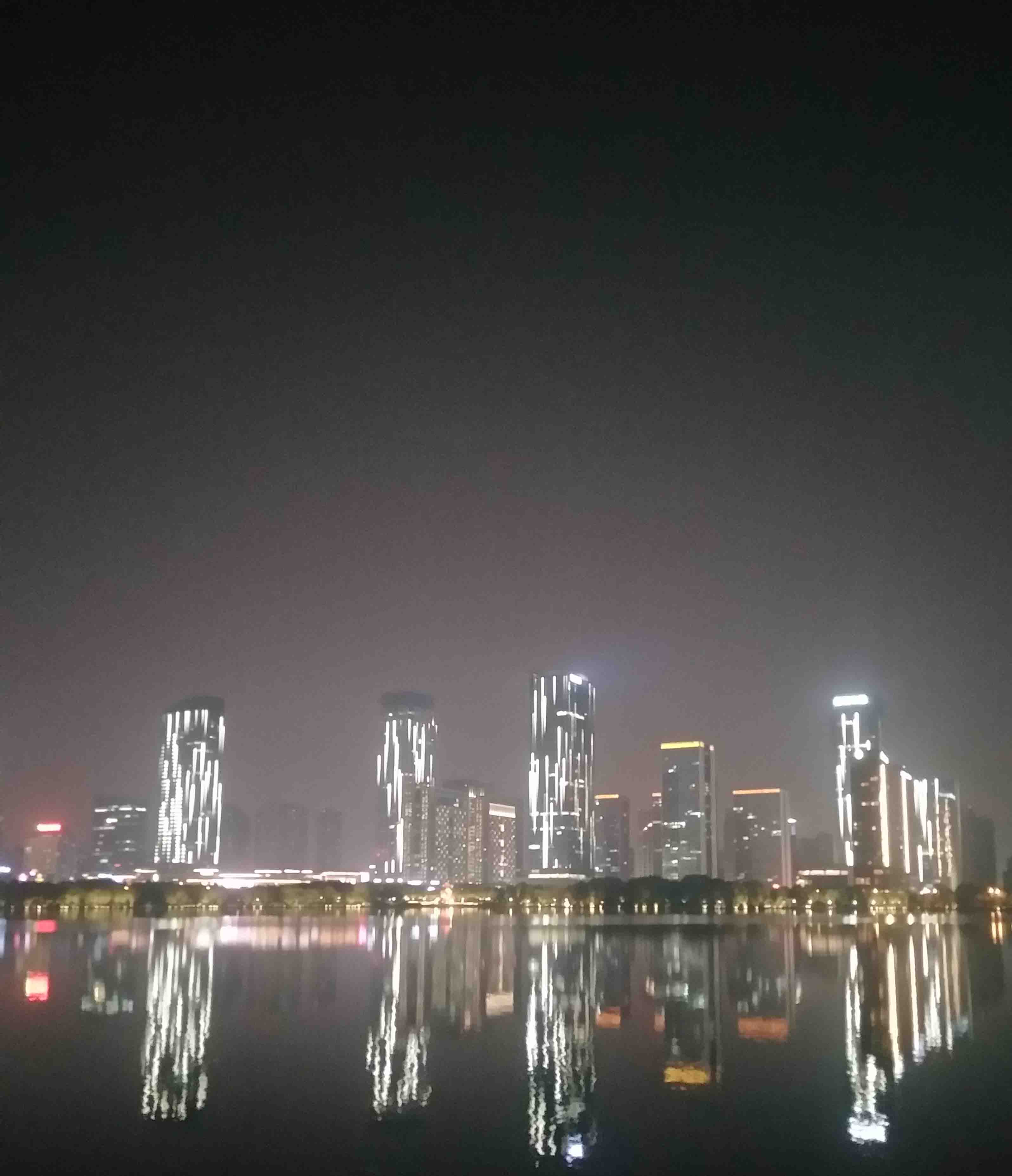 必打卡体验的天空，抬头看看会有不一样的风景