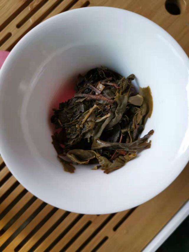 老茶人说好.新茶客嫌歹的普洱老黄片? #小茶控品鉴包