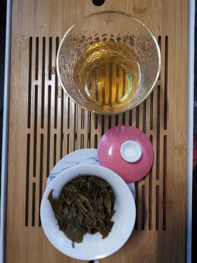 老茶人说好.新茶客嫌歹的普洱老黄片? #小茶控品鉴包