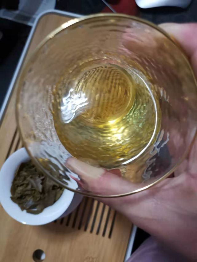 老茶人说好.新茶客嫌歹的普洱老黄片? #小茶控品鉴包