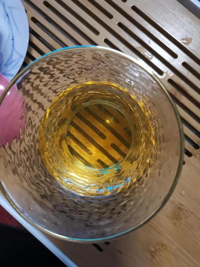 老茶人说好.新茶客嫌歹的普洱老黄片? #小茶控品鉴包