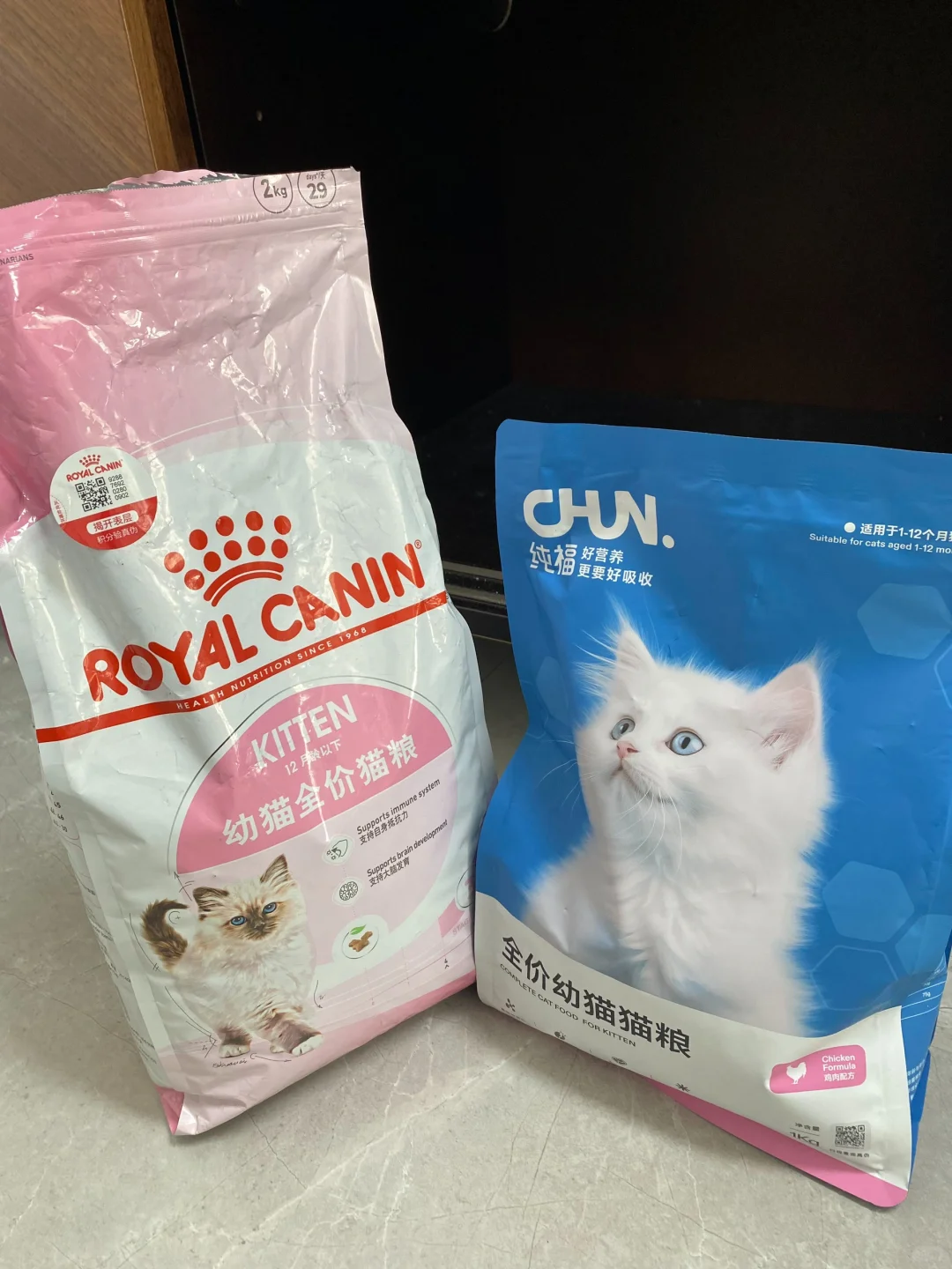 幼猫粮选纯福还是皇家猫粮好？纯福和皇家哪个性价比更高